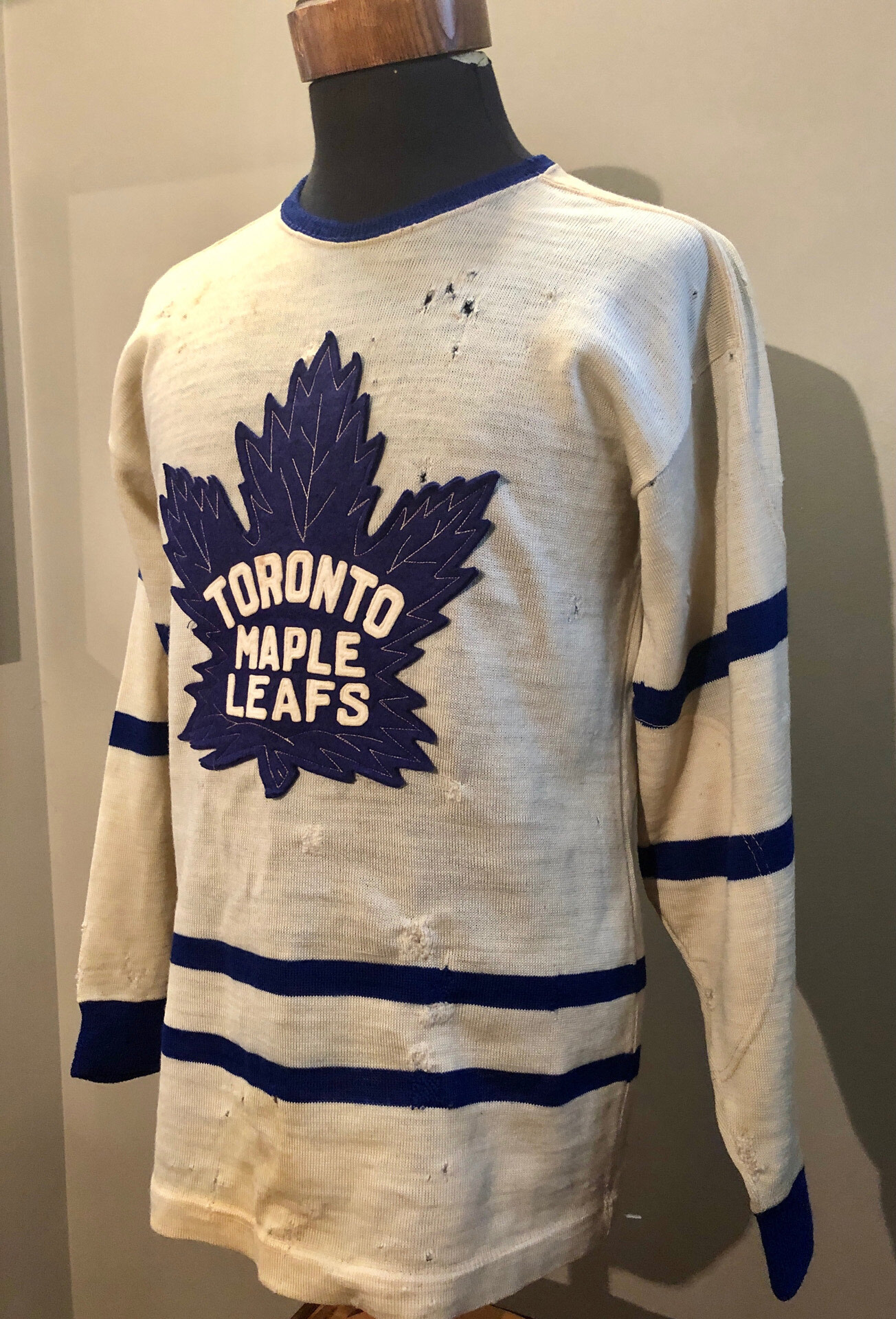 1949-50 TORONTO MAPLE LEAFS # 11 - Global Vintage Sports